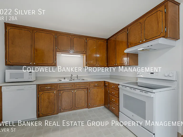 1022 Silver St — Photo 4