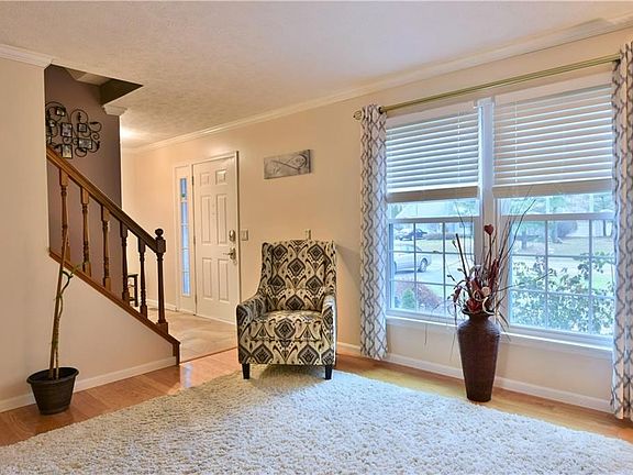 4th image of 9141 Briarbrook Dr NE