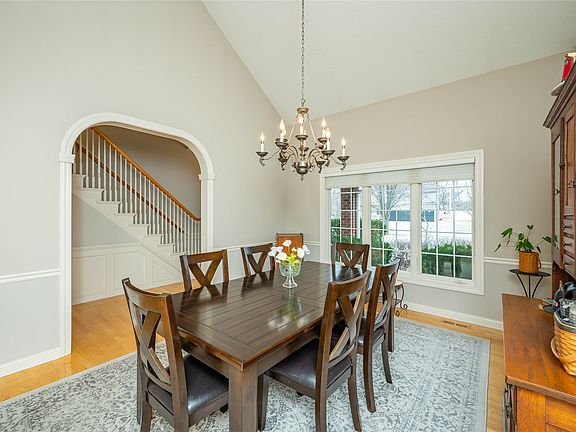 4th image of 6515 Fullerton Ct