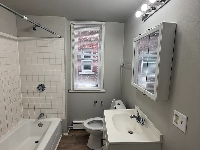 208 Sherman Ave #A4 — Photo 6