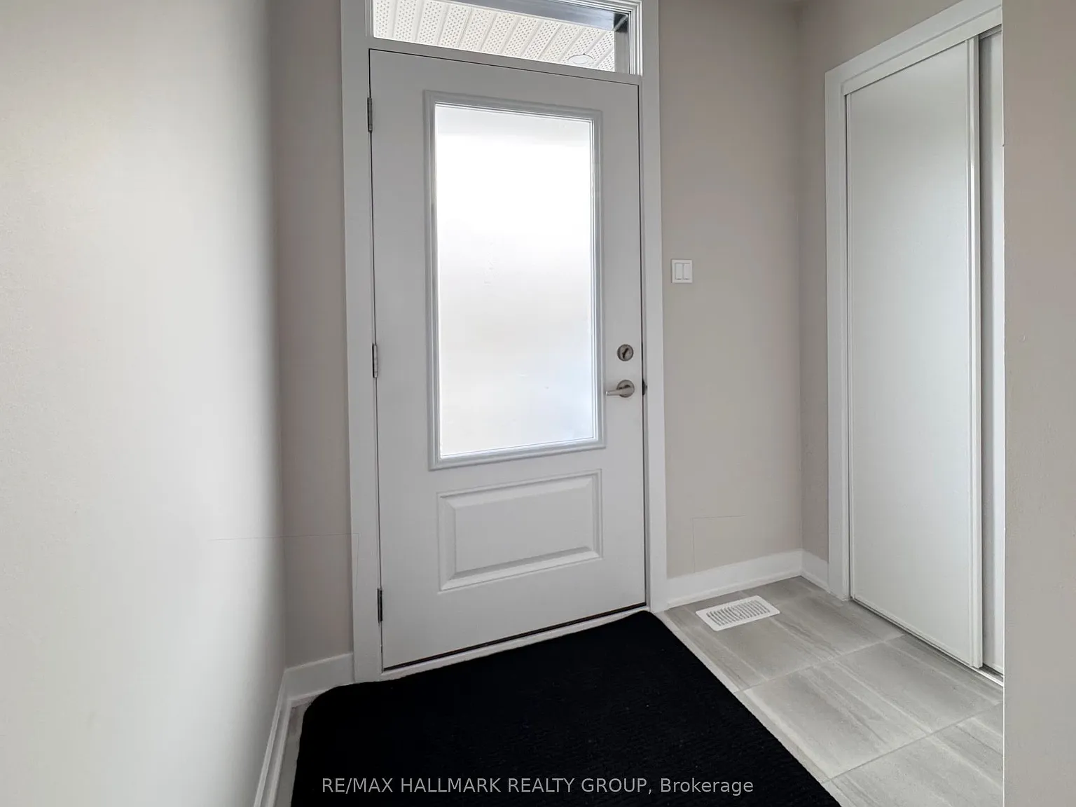 3 bed, $2,700 — Photo 3