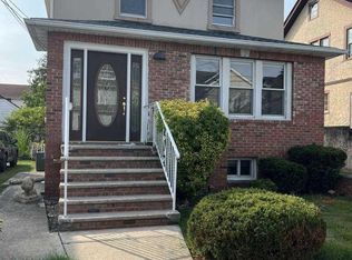522 Olympia Ave, Cliffside Park, NJ 07010