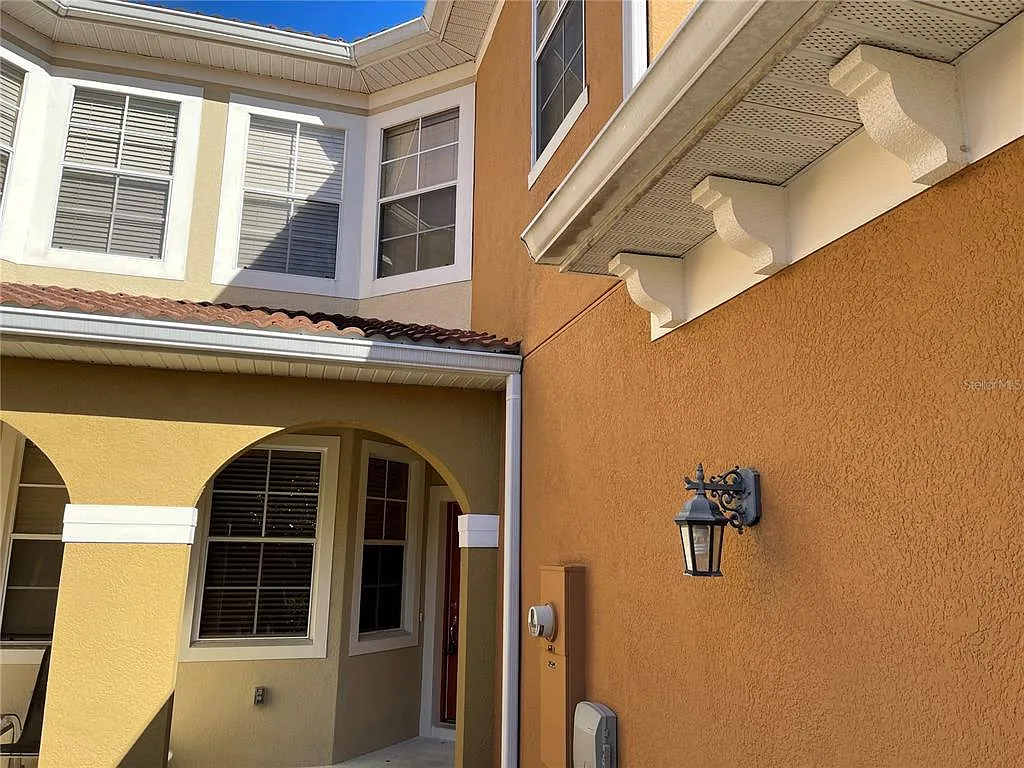 3 bed, 2.5 bath, 1491 sqft, $2,000 — Photo 3