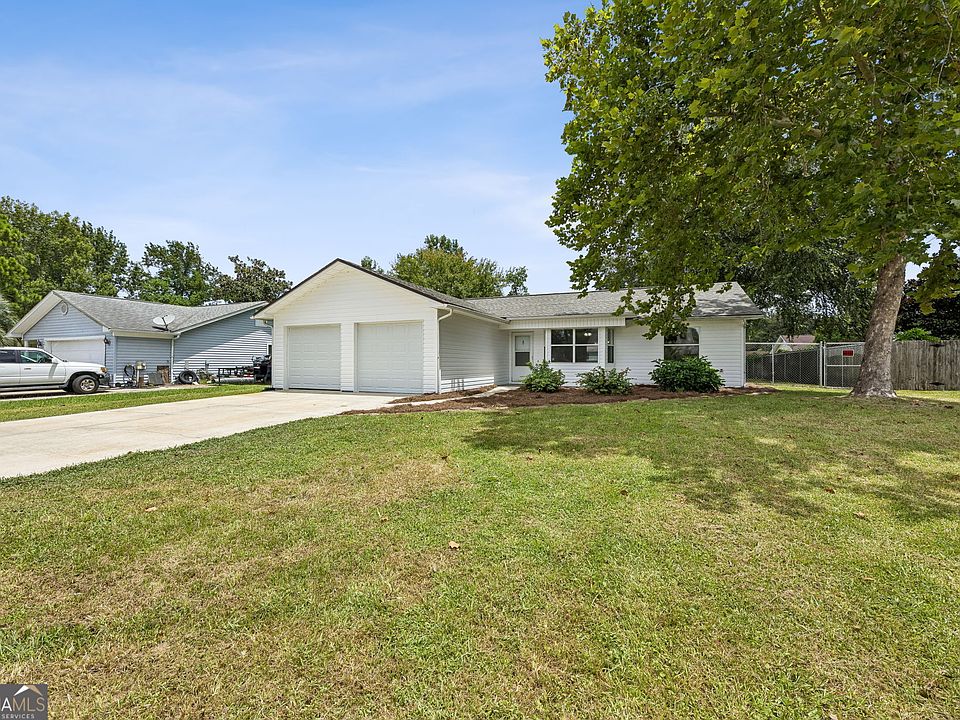 1st image of 144 Cherry Point Dr