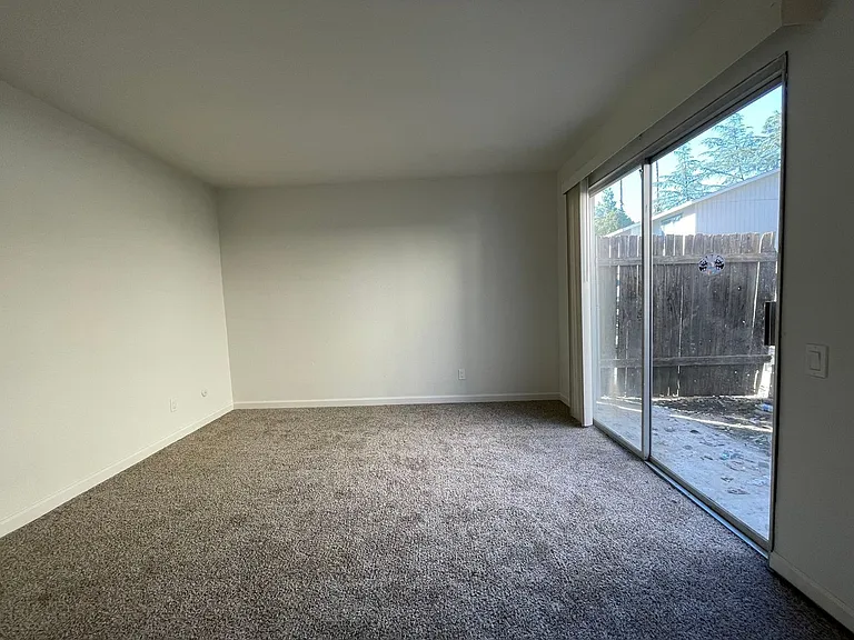 1421 Drake Drive — Photo 21