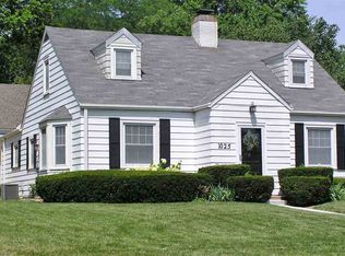 1025 SW Oakley Ave, Topeka, KS 66604