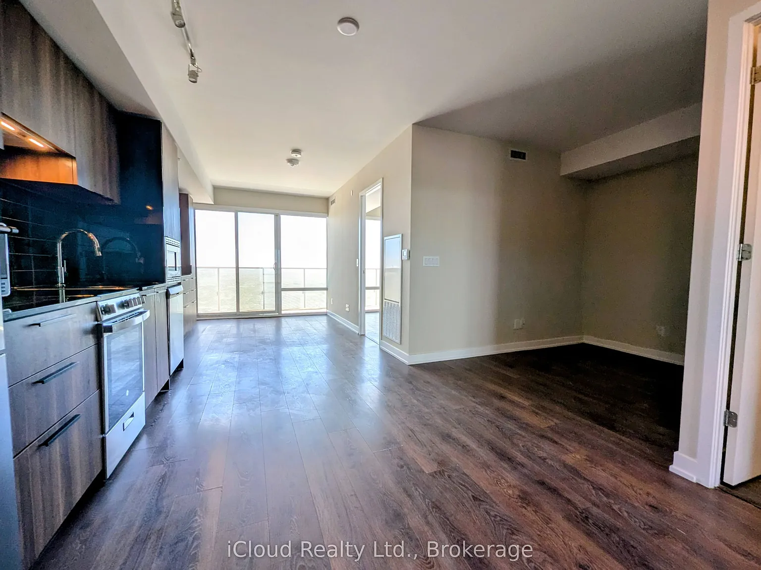 2 bed, $2,500 — Photo 4