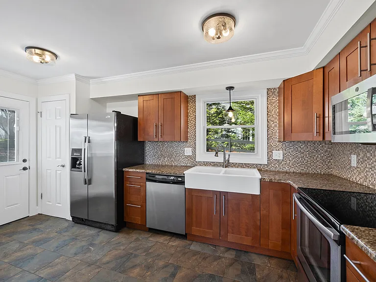 16149 Haroa Ct — Photo 9