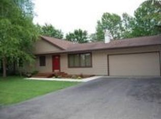 417 McCoy Cir, Villa Grove, IL 61956