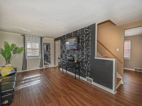 506 Somerville Dr, Pittsburgh, PA 15243