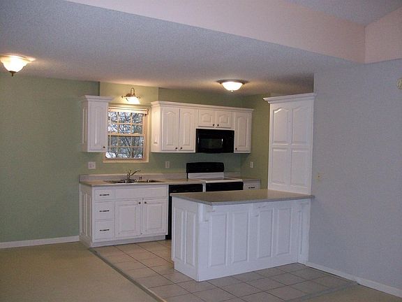 4th image of 72 Autumnridge Ln