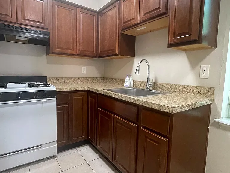 1734 W Diamond St #2 — Photo 23