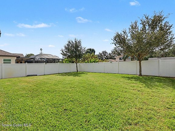 5th image of 1335 Fuji Dr