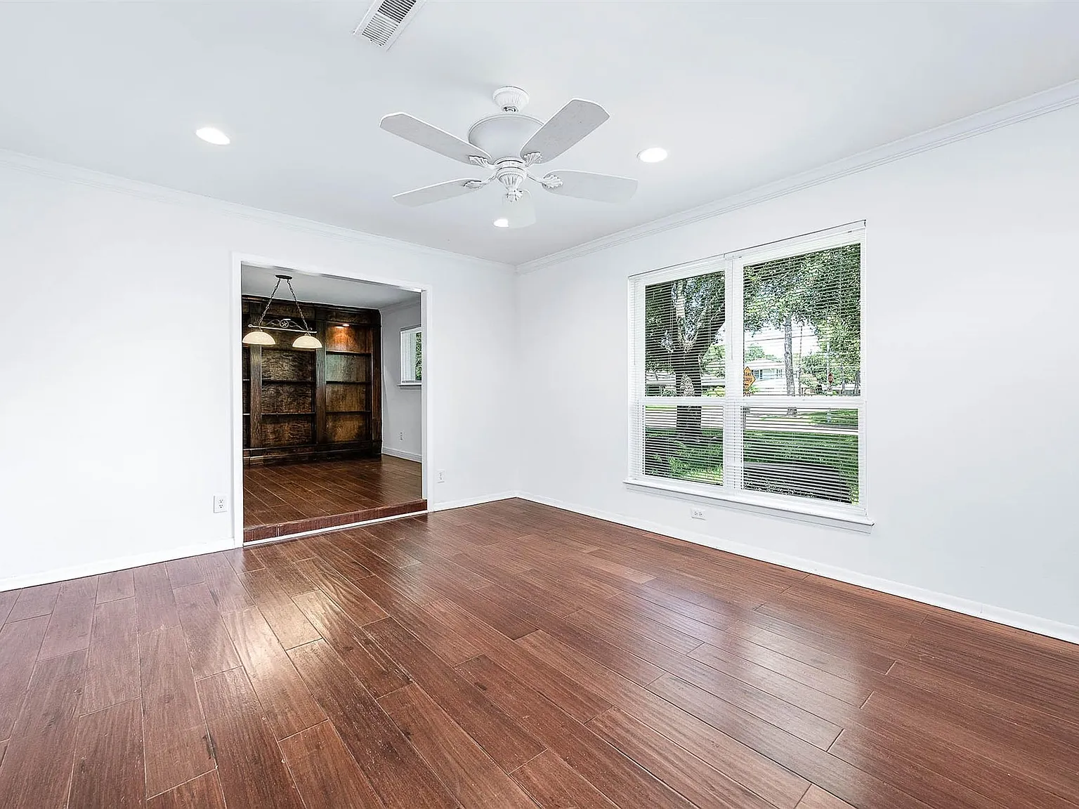 4 bed, 3.0 bath, 2998 sqft, $3,850 — Photo 4
