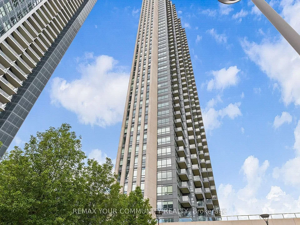 36 Park Lawn Rd #306