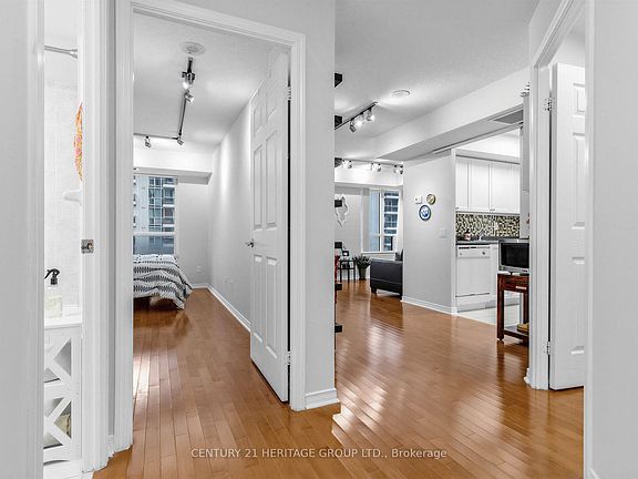 2nd image of 155 Beecroft Rd #815