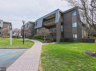 2 Stonehenge Cir APT 9, Pikesville, MD 21208