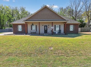 200 Jennifer Ln, Deatsville, AL 36022