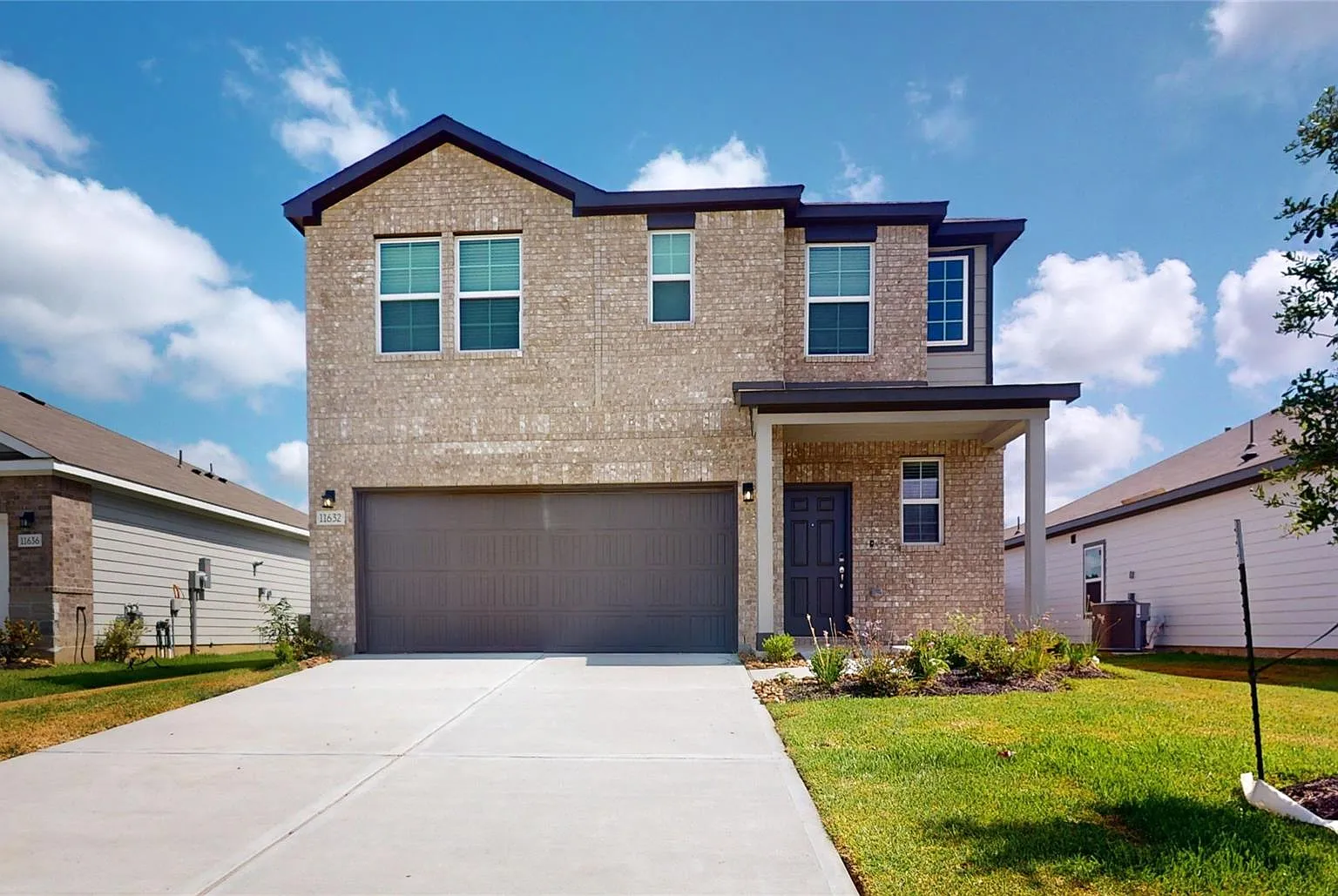 4 bed, 2.5 bath, 1919 sqft, $2,150 — Photo 1