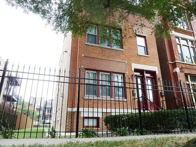 1st image of 2141 W Evergreen Ave