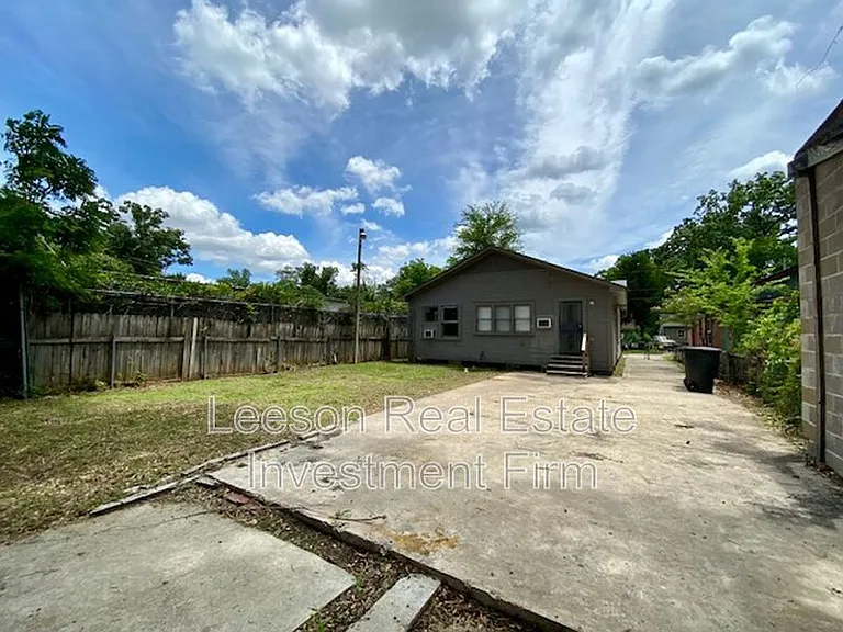 1416 Natalie St — Photo 15