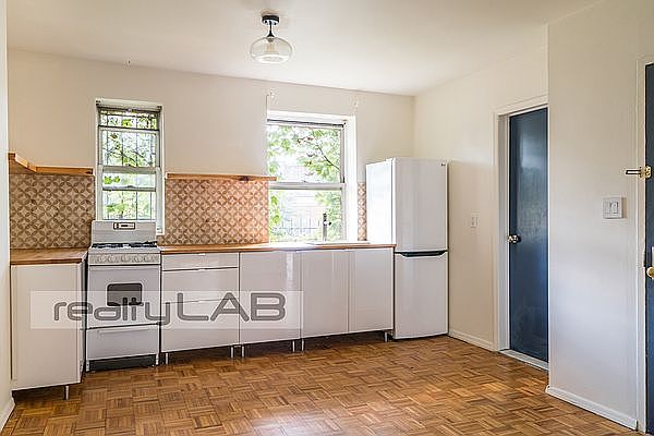 1st image of 42 Clermont Ave #4