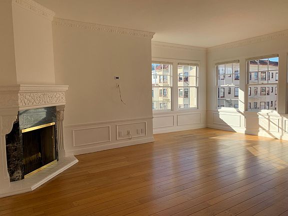 3rd image of 2292 Bay St