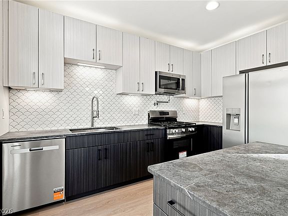 3rd image of 1917 Thunder Ridge Cir