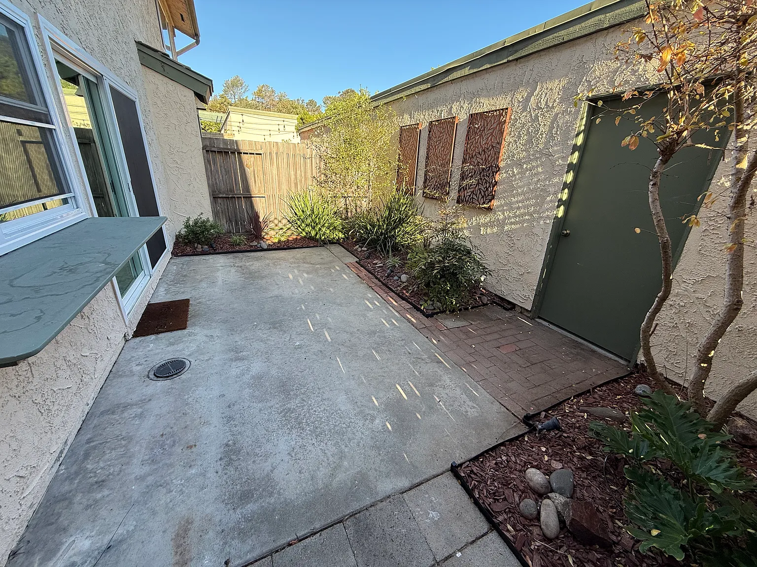3 bed, 2.5 bath, 1380 sqft, $4,800 — Photo 3