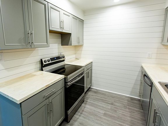3rd image of 2039 Donald Dr
