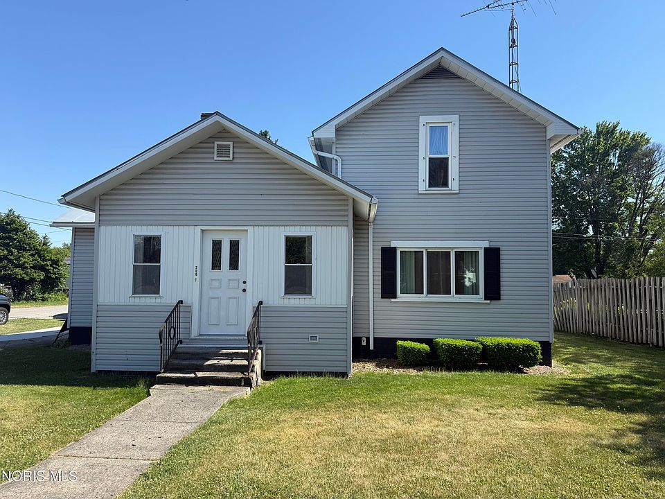 1st image of 206 W Main St