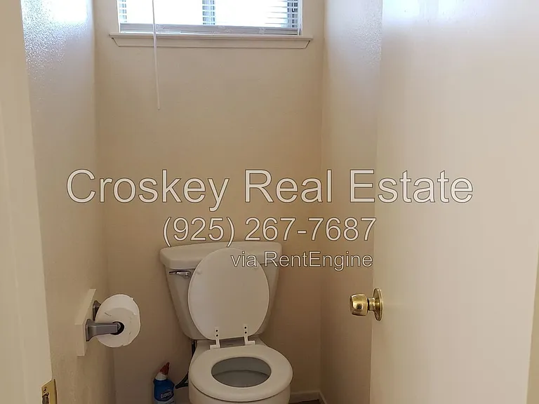 4717 Knollpark Cir — Photo 10