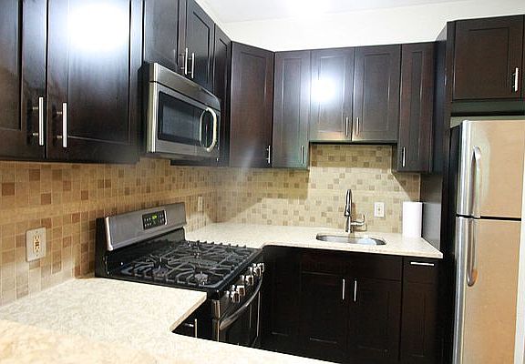2nd image of 1818 Prospect Pl #3