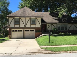 10400 Russell St, Overland Park, KS 66212