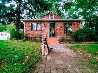 77 S Beechwood Rd, Niantic, CT 06357