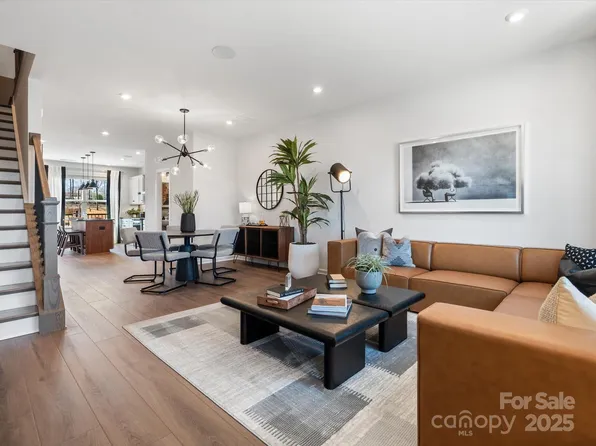 5715 Castlerea Dr, Charlotte, NC 28217