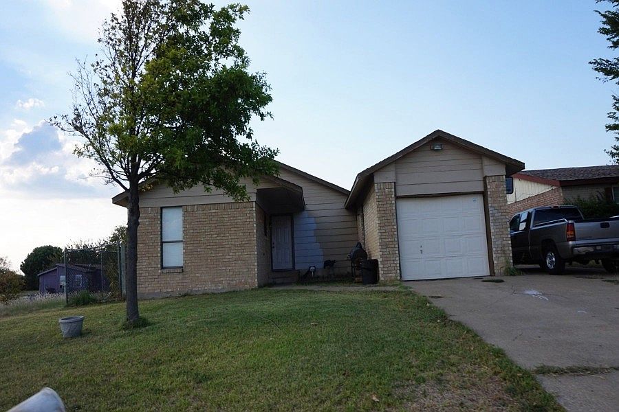 1st image of 123 Redwood Dr