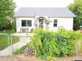 114 N Lincoln Ave, Glendo, WY 82213