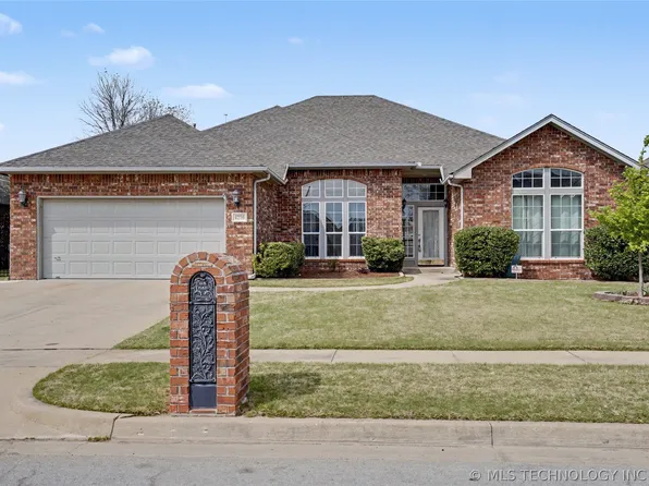 4216 W Detroit St, Broken Arrow, OK 74012