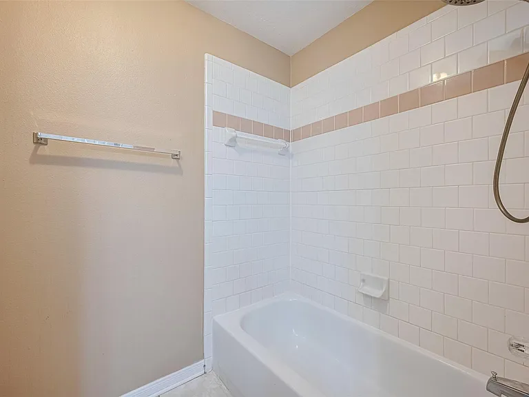 3911 Fall Branch Dr — Photo 35