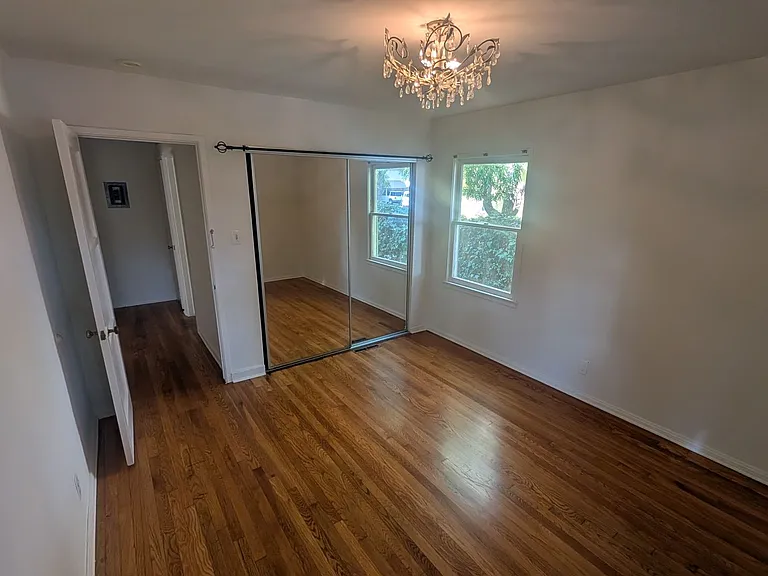 1007 Pacific St — Photo 8
