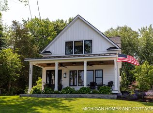 1638 S Shore Dr, Holland, MI 49423