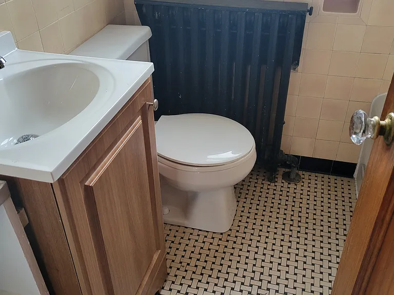250 Robinson St #1 — Photo 17