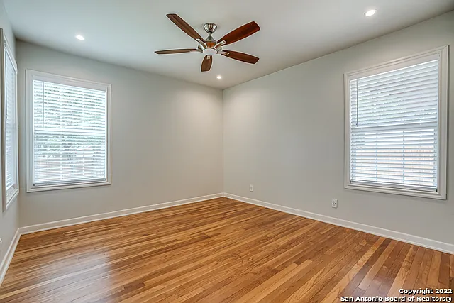 526 Marchmont Ln — Photo 11