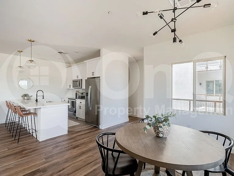 1443 E Osborn Rd #5 — Photo 5