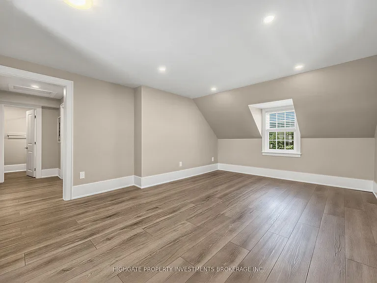 107 Kent St #UPPER — Photo 11