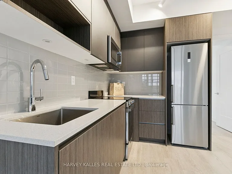 801 The Queensway #706 — Photo 11