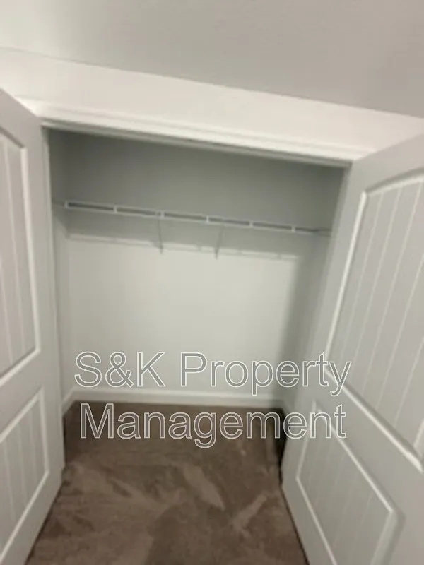1 bed, 1.0 bath, 1380 sqft, $1,000 — Photo 4