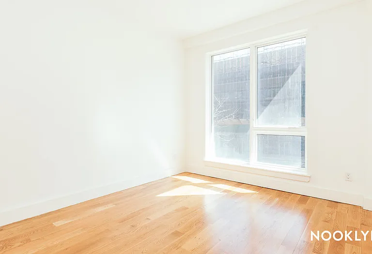 845 Grand St #5D — Photo 2