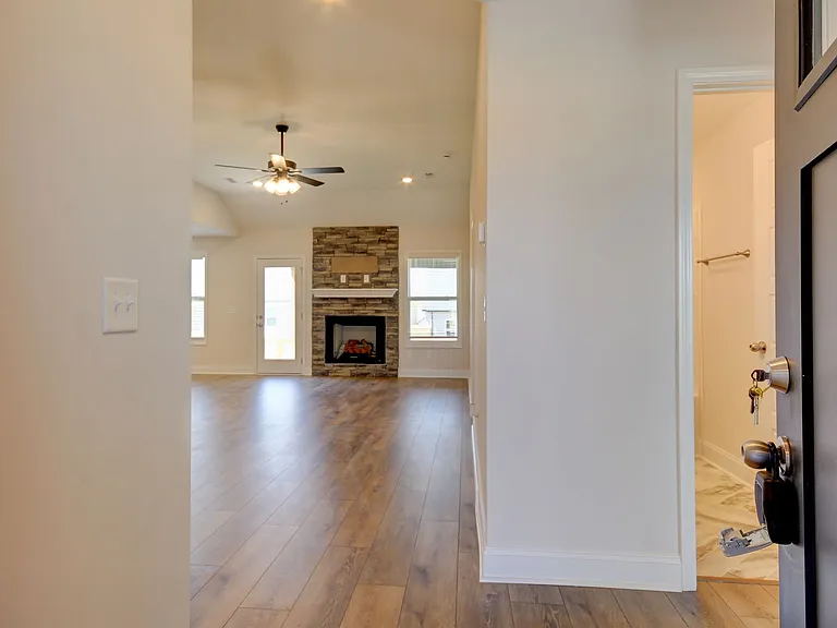 196 Donegal Dr — Photo 5